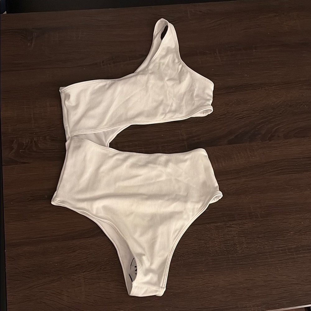 White One-Shoulder Swimsuit